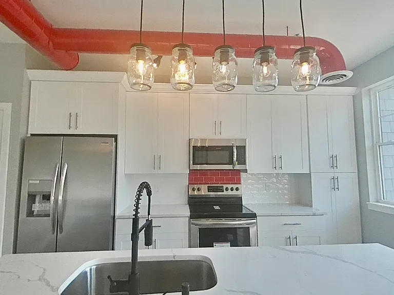 15 Oak St #202 — Photo 1