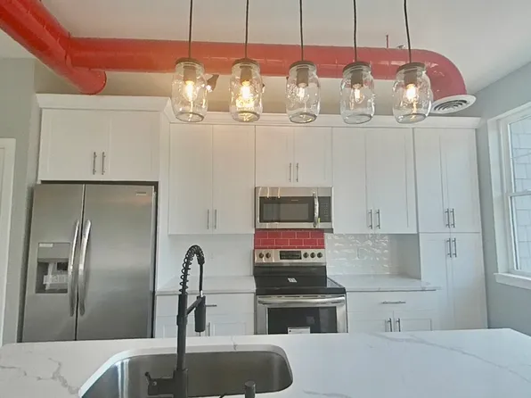 15 Oak St Unit 202, Needham, MA 02492