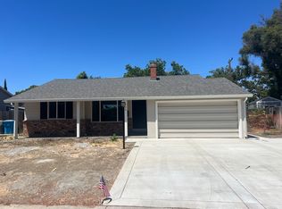 550 W D St N, Dixon, CA 95620
