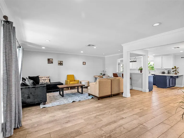 10058 Cedardale Dr — Photo 5