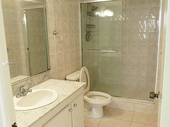 5th image of 1200 NE Miami Gardens Dr APT 906W