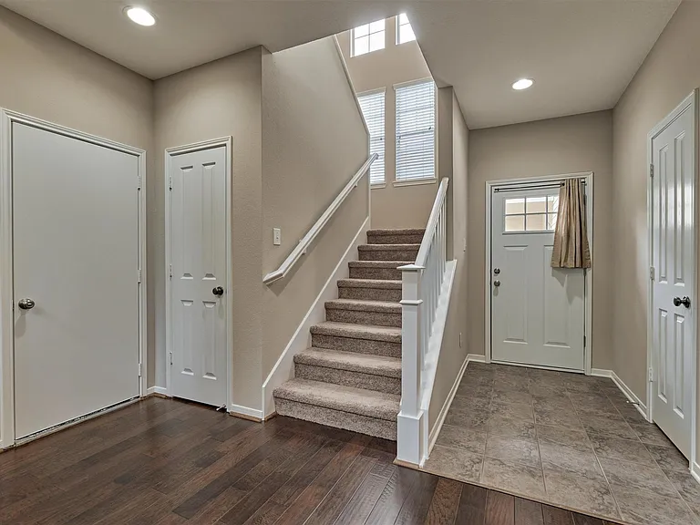 83 Woodlily Pl — Photo 4