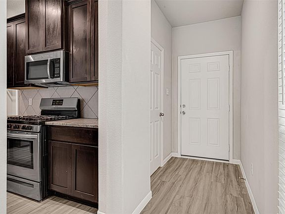 3rd image of 6518 Wenlock Dr