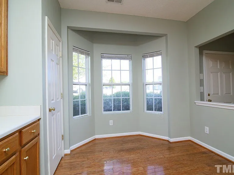 2841 Gross Ave — Photo 4