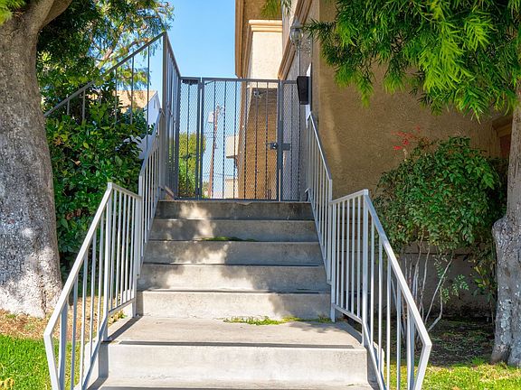 5th image of 1436 S Centinela Ave #10
