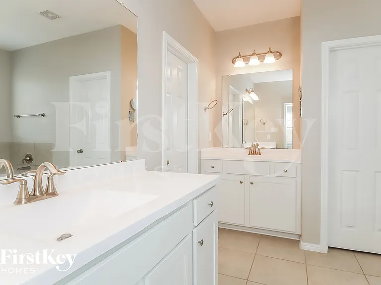 9207 Penfield Dr — Photo 9