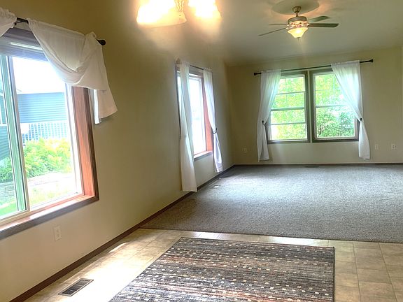 Unfrunished Living Room