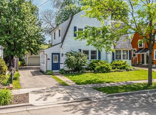 390 Elm St, Menasha, WI 54952