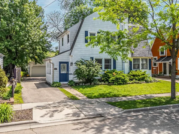 390 Elm St, Menasha, WI 54952