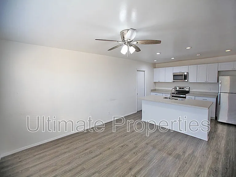 18205 N 87th Dr — Photo 8