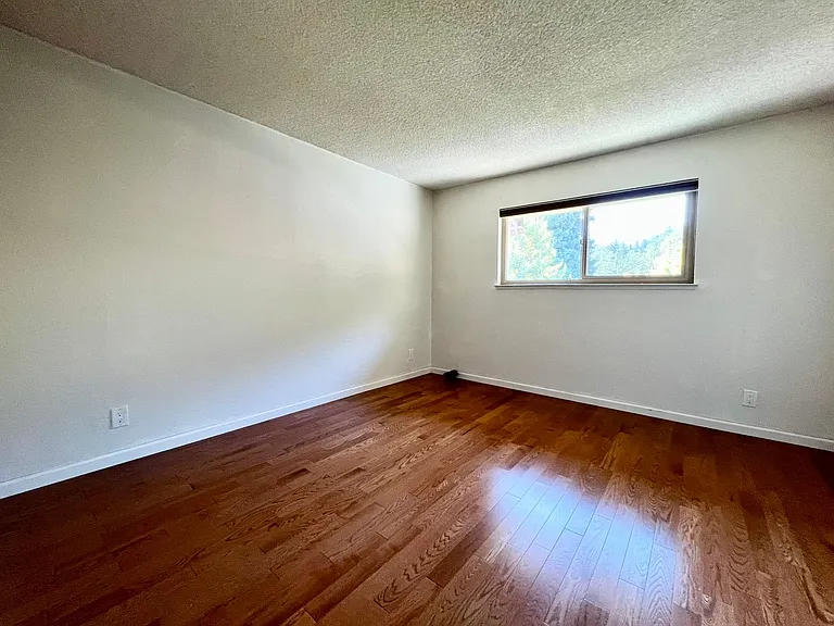 1177 Oddstad Blvd — Photo 20