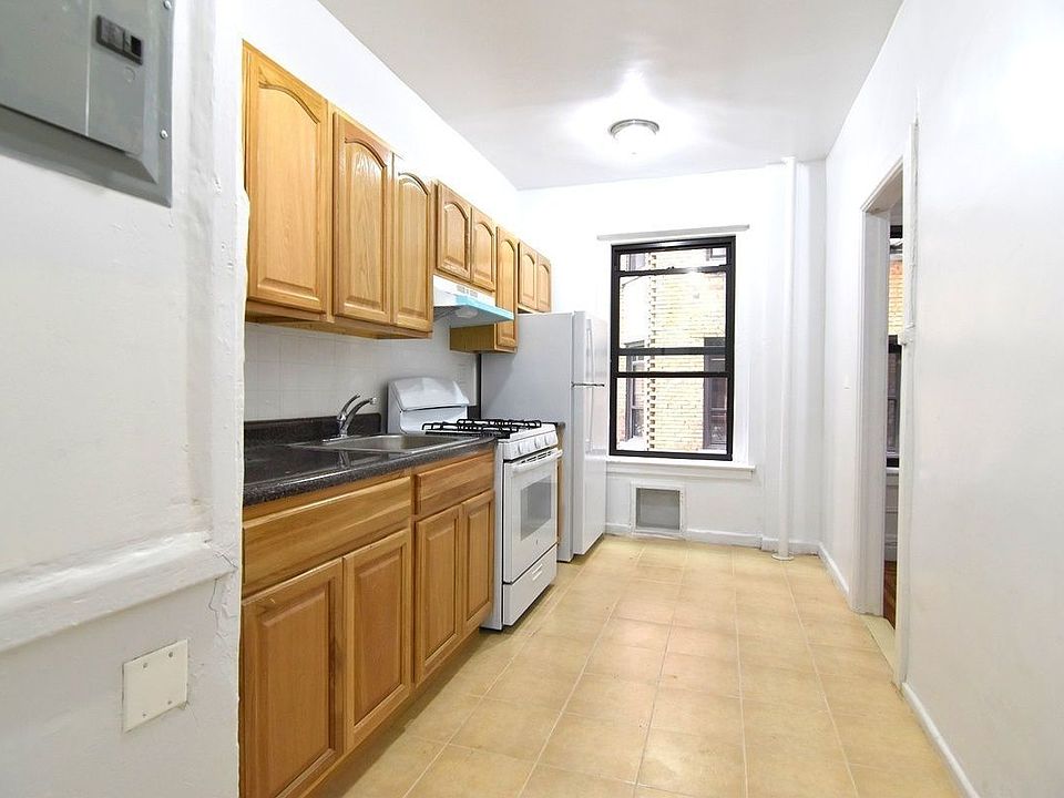 2nd image of 835 W 176th St APT 2H