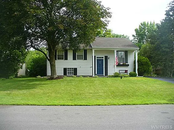 104 Cedarwood Blvd, Baldwinsville, NY 13027