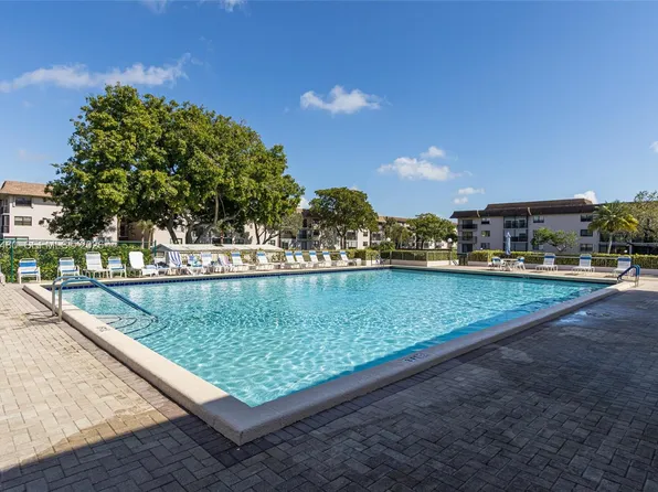 6085 N Sabal Palm Blvd APT 208, Tamarac, FL 33319