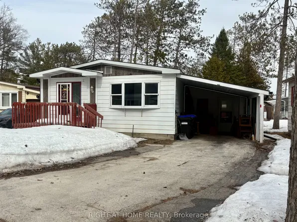 14 Sinclair Ave S, Wasaga Beach, ON L9Z 1K3