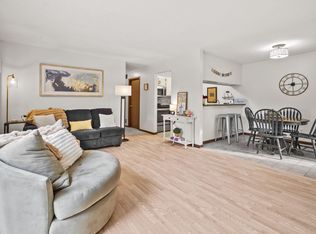 4496 Cinnamon Ridge Trl #B, Eagan, MN 55122