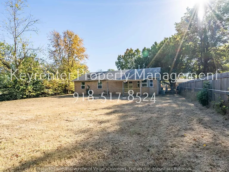 608 E Center St — Photo 16
