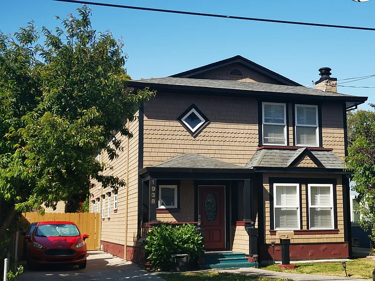 1938 Palm Ave — Photo 2