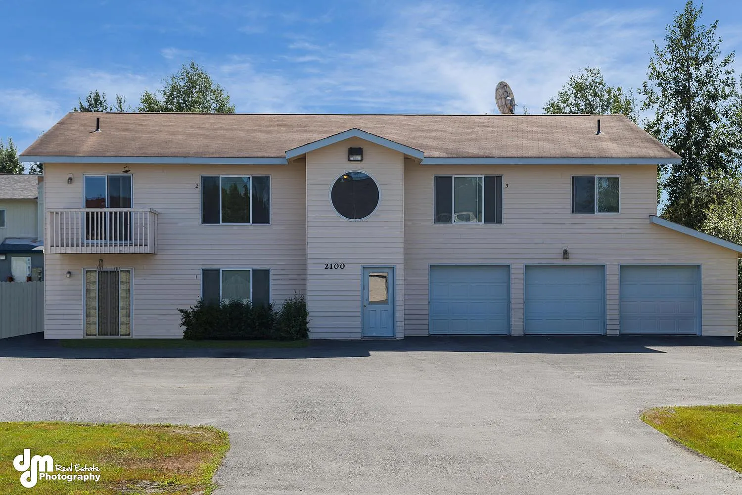 3 bed, 1250 sqft, $2,400 — Photo 1