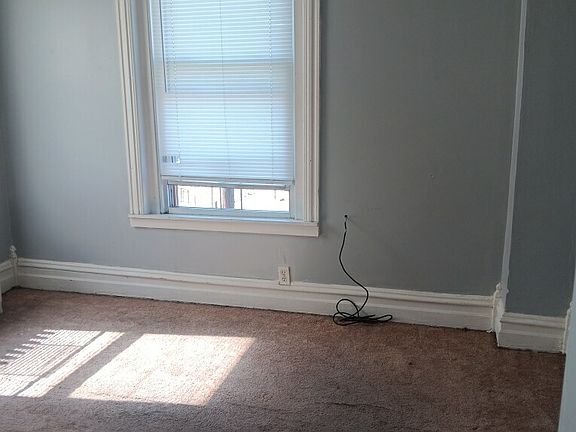 2nd image of 1401 E 5th St