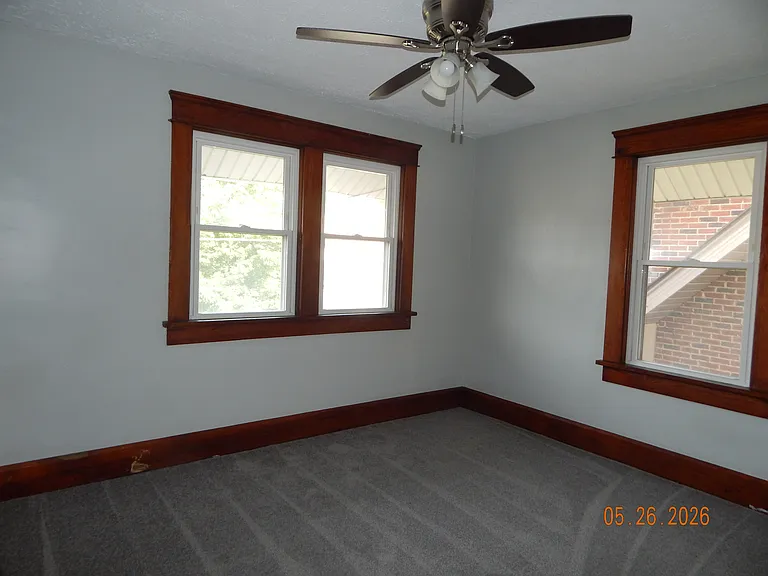 210 Roslyn Ave NW — Photo 11