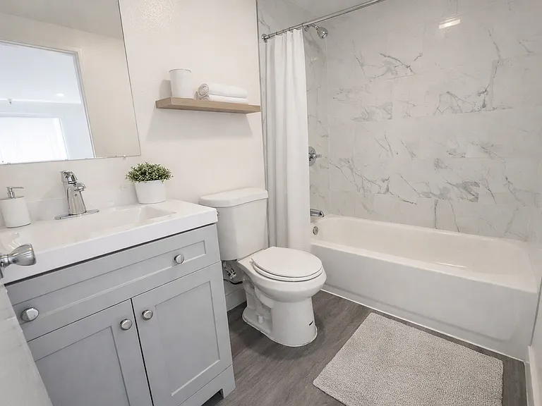 843 S Ardmore Ave #102 — Photo 3