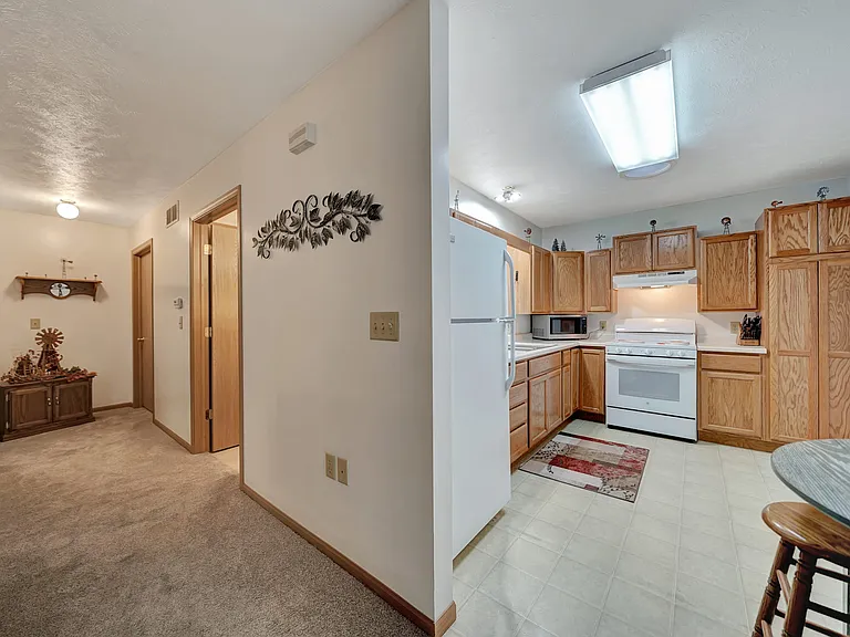 533 S Iver St #1 — Photo 11