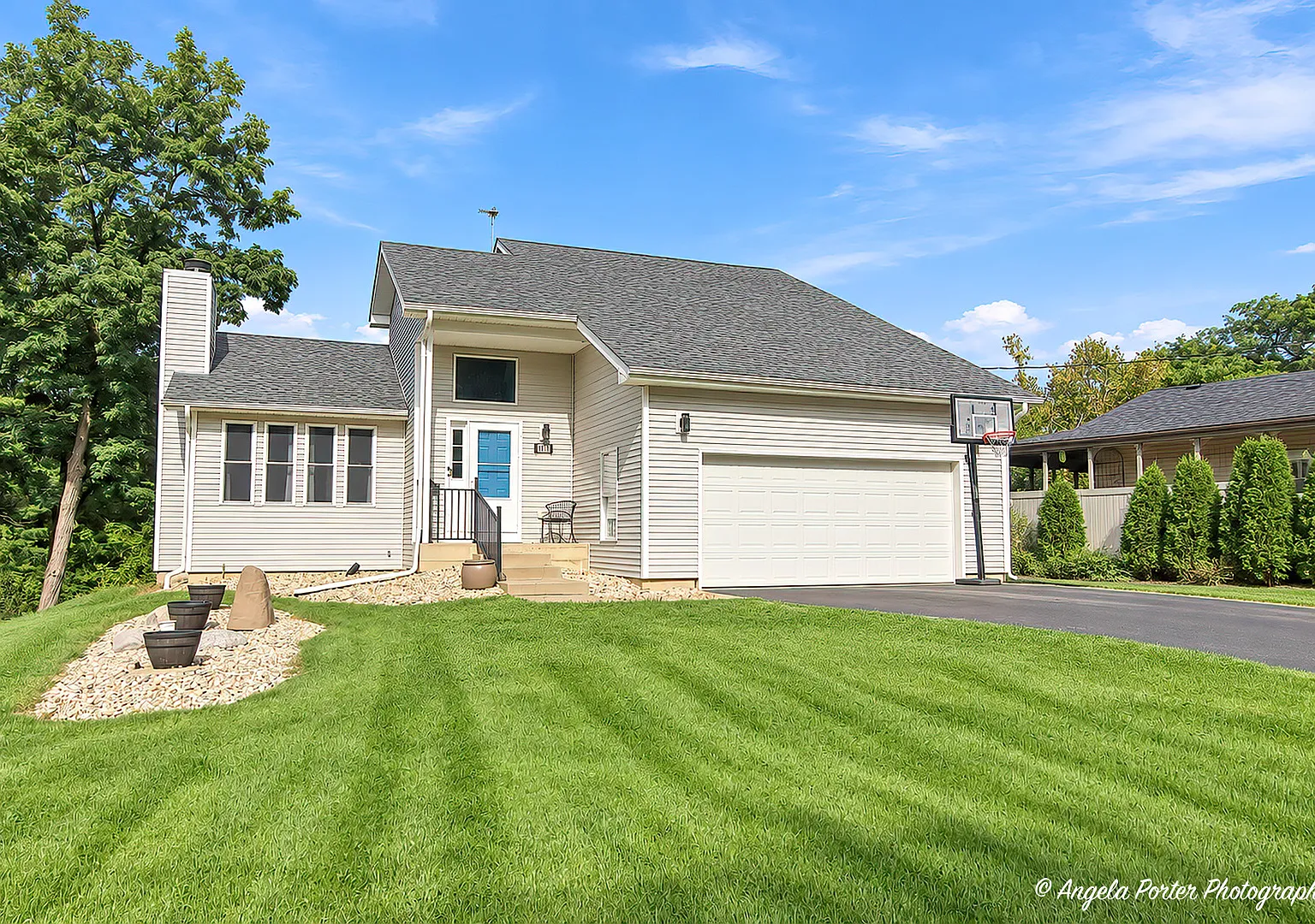 3 bed, 1557 sqft, $2,950 — Photo 1