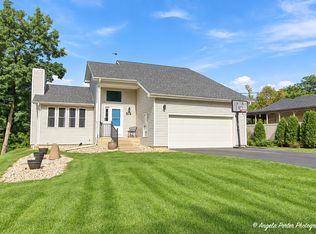 4103 Westwood Dr, Wonder Lake, IL 60097