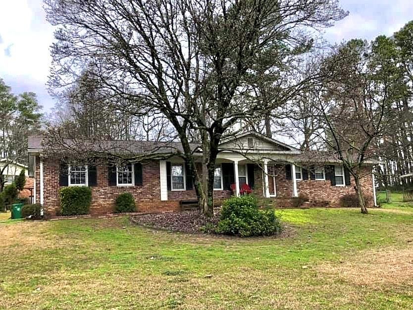 1st image of 1762 Chateau Dr