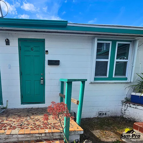 228 N Oleander Ave #6 Photo 1
