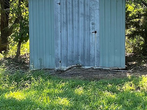 4th image of 32633 W Liberty Rd