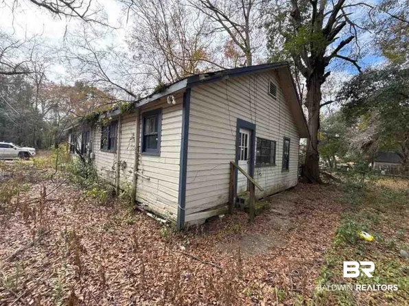 1152 Cottrell St, Mobile, AL 36605