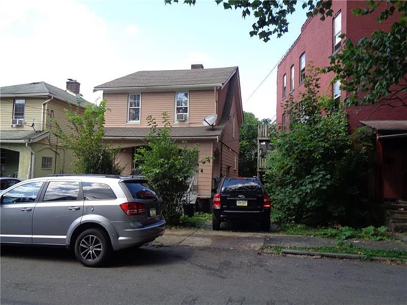 2nd image of 921 Ramsey St