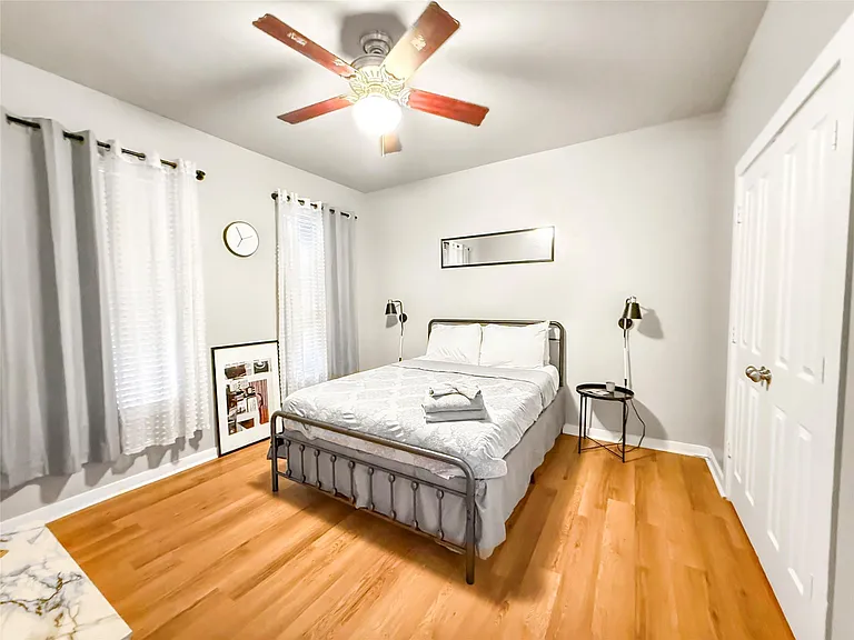 2216 Chenevert St #4 — Photo 14