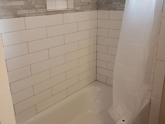 5th image of 127 S Parkridge Dr