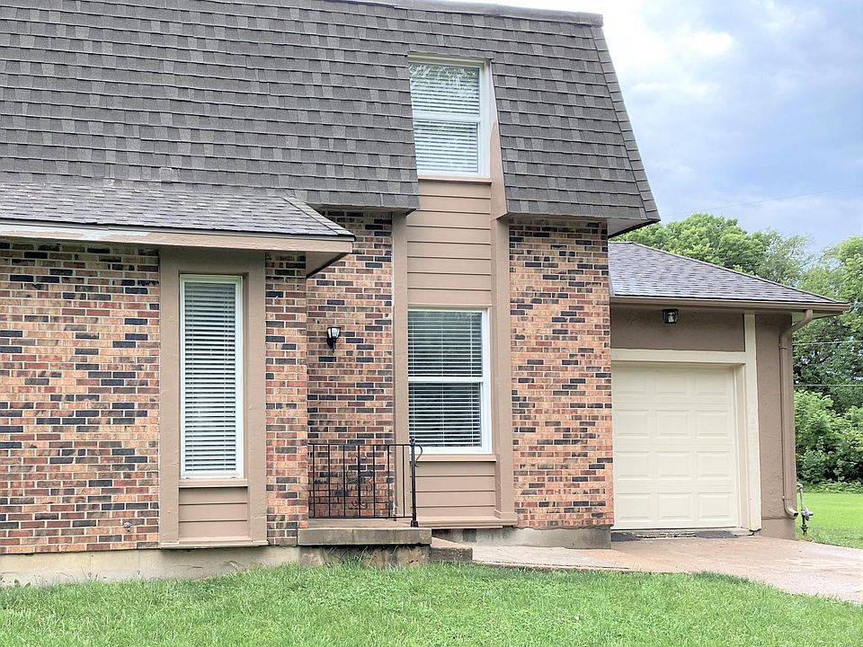 110 A HAWTHORNE COURT BELTON MO 64012