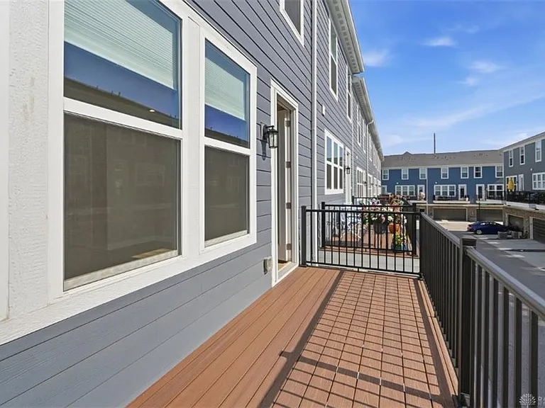 7241 Otley Dr — Photo 18