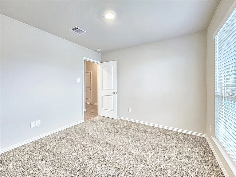 6172 Darlington Ave — Photo 11
