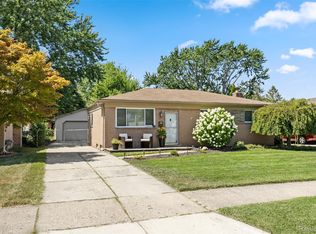 32555 Revere Dr, Warren, MI 48092