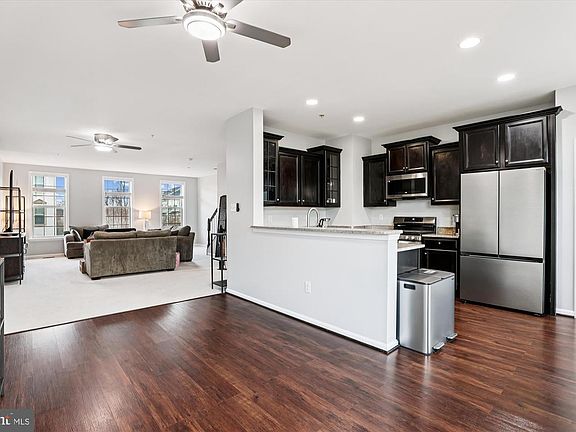 4th image of 1110 Carinoso Cir