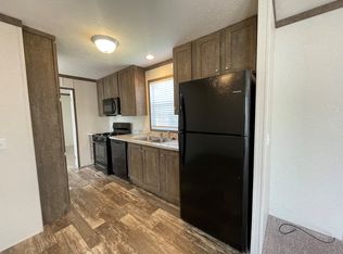 198 McAuliffe Dr #198, Flushing, MI 48433