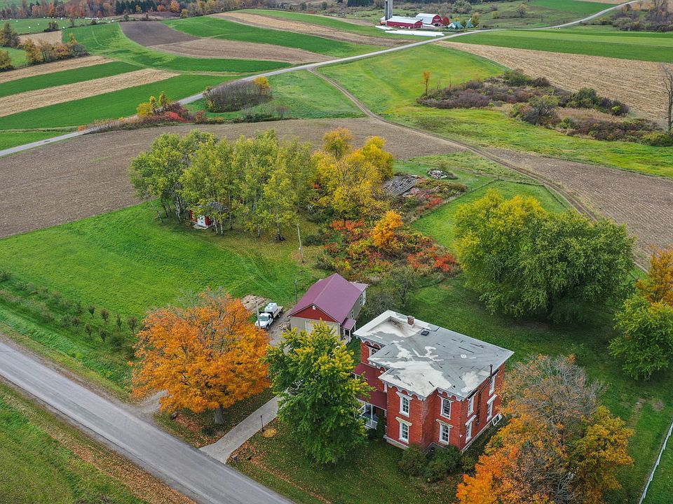 2nd image of 568 Klock Rd