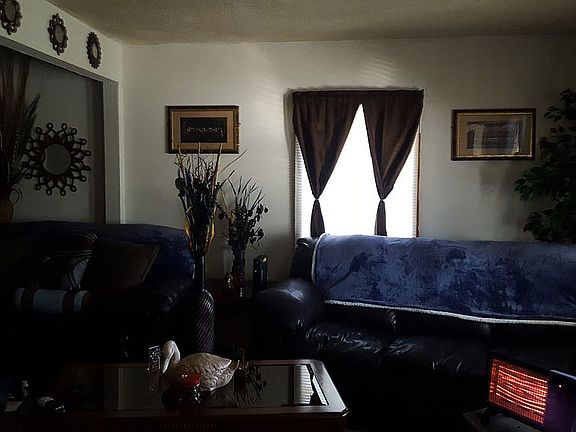 4th image of 813 Park St