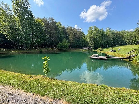 5th image of 527 Gentry Mill Rd