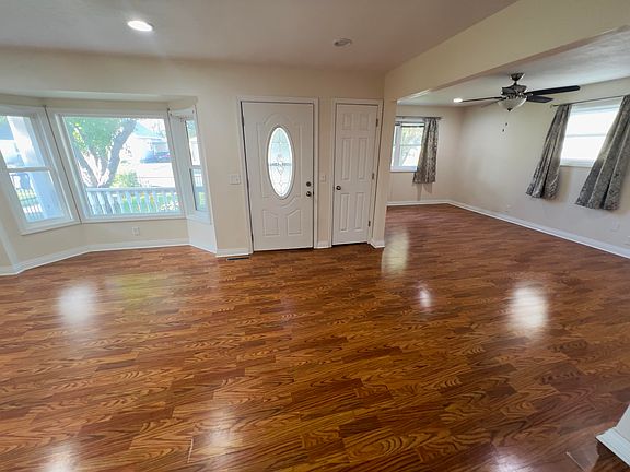 4th image of 2129 Avenue G