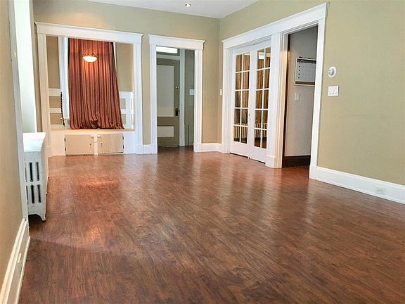 5th image of 3806 Glenn Ave