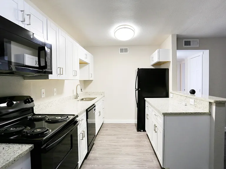 Emerald Lane — Photo 1