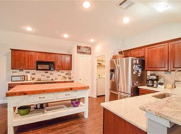 4th image of 1019 Fox Willow Ct