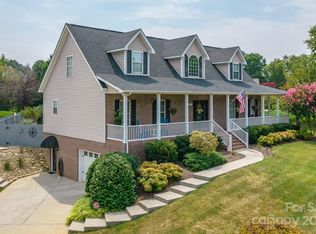 2441 27th Ave, Hickory, NC 28601